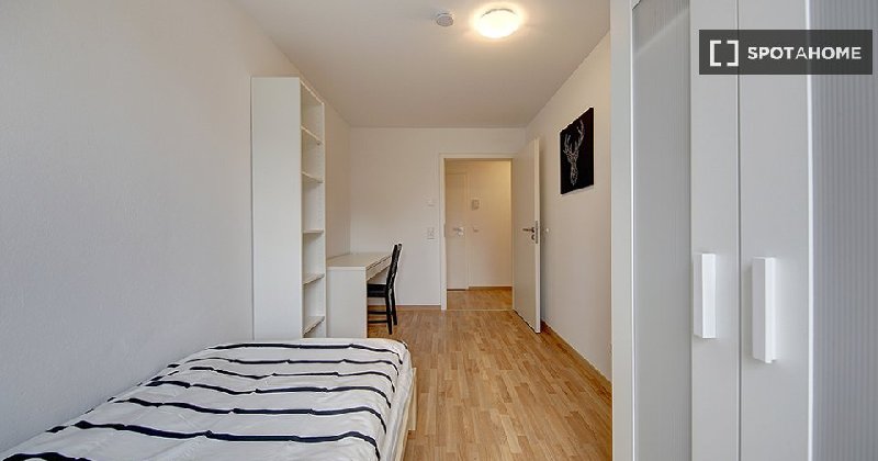 70376 stuttgart - 4 beds room for rent - Properstar