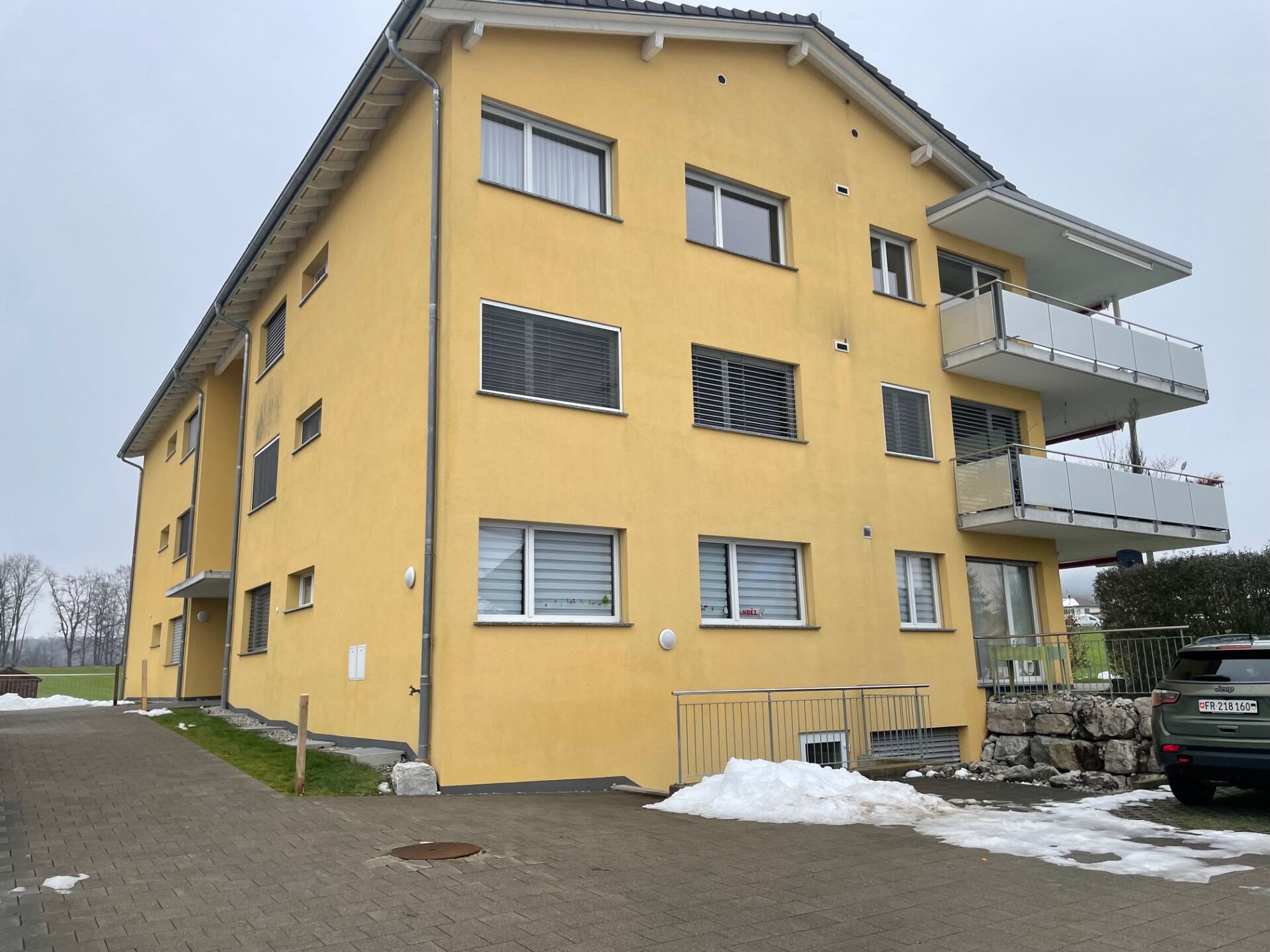 For sale office of 45m² in the town of Rossens