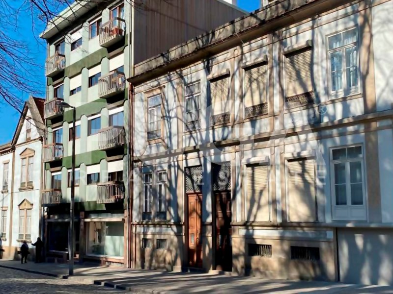 Building with Approved Project and Garden | Palácio de Cristal - Porto