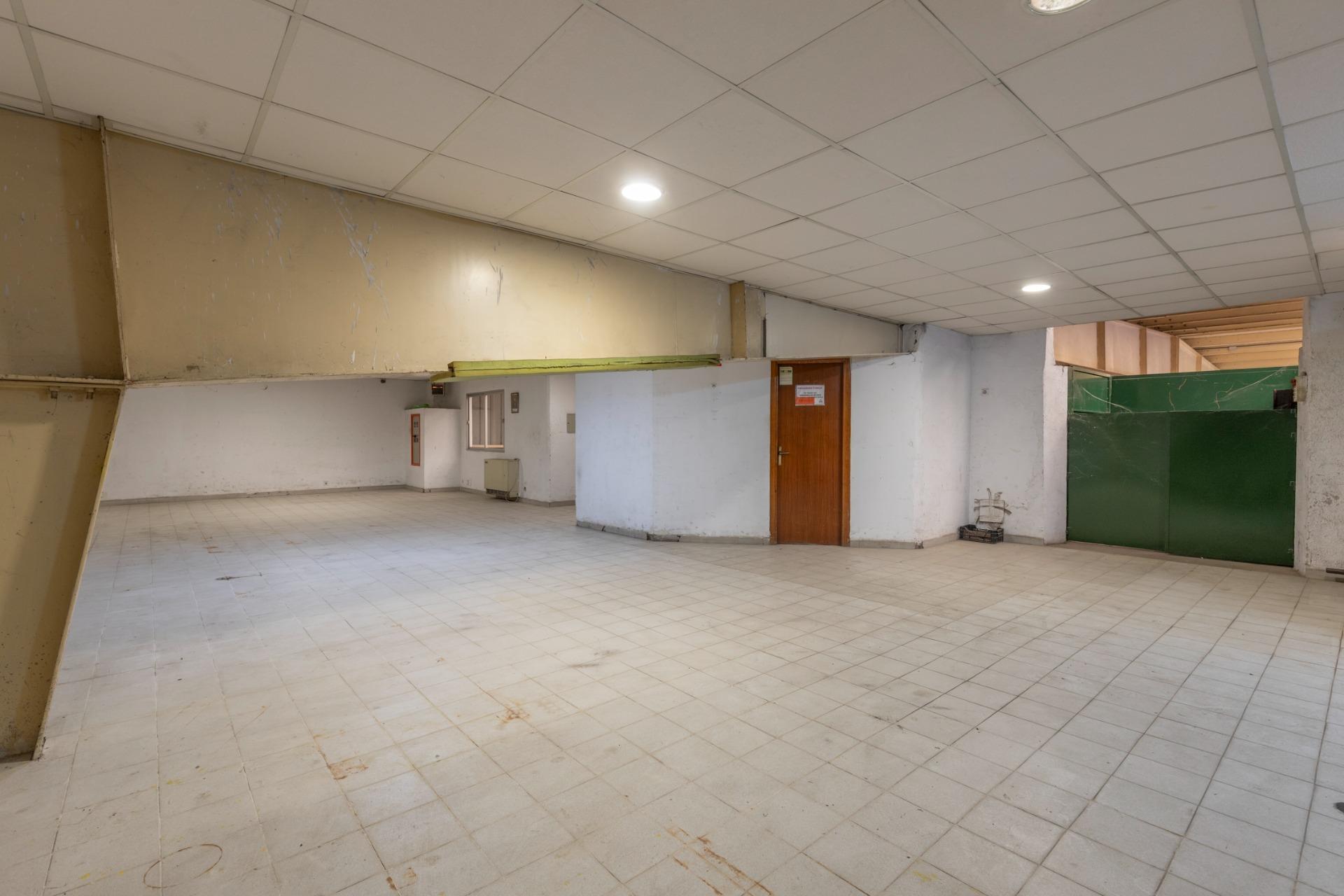 GREAT INDUSTRIAL WAREHOUSE IN ALMUÑECAR!!