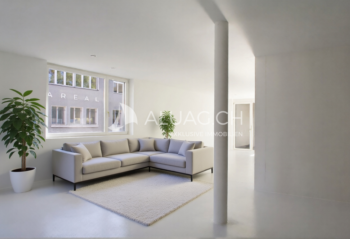 VERSATILE MEZZANINE LOFT IN THE CENTER