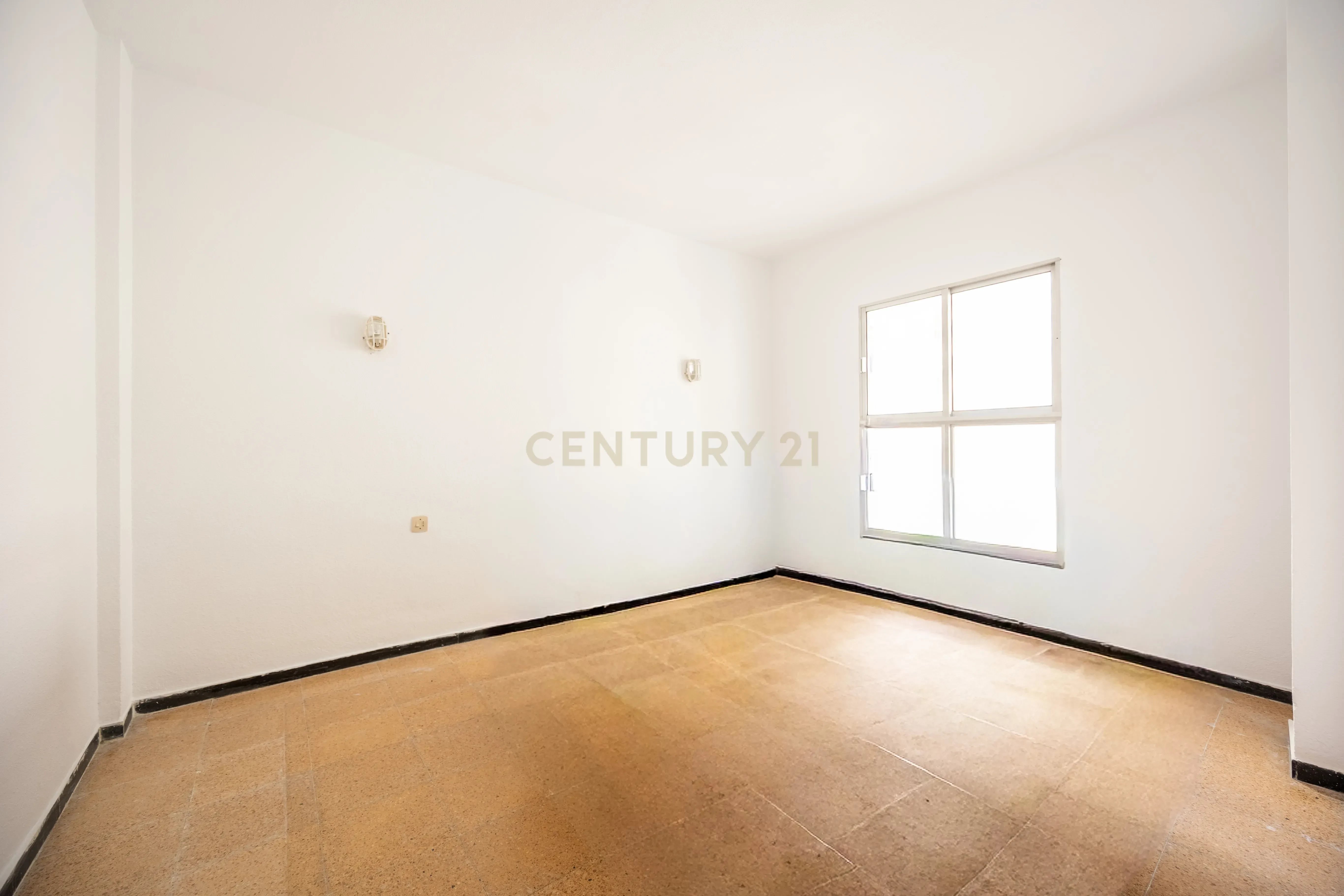 CENTRALLY LOCATED APARTMENT WITH BALCONY