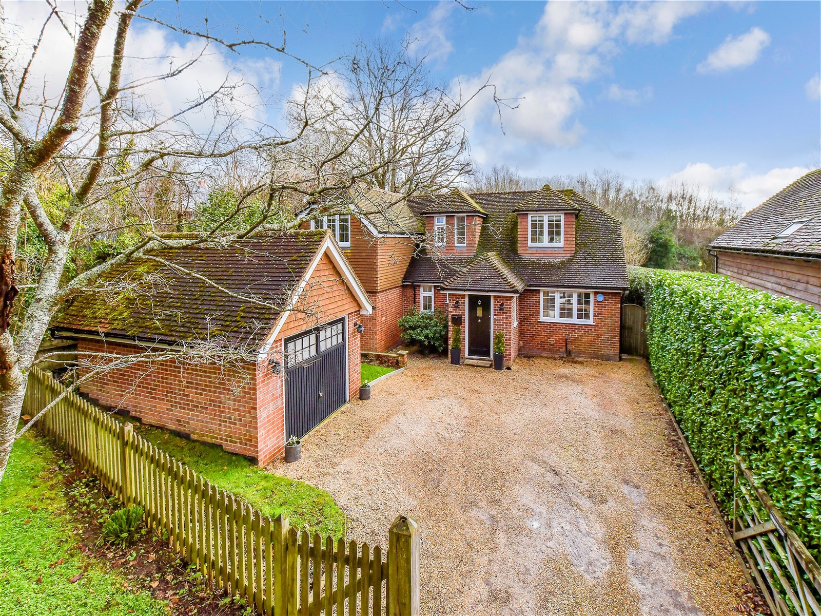 Detached House: for sale in Lamberhurst