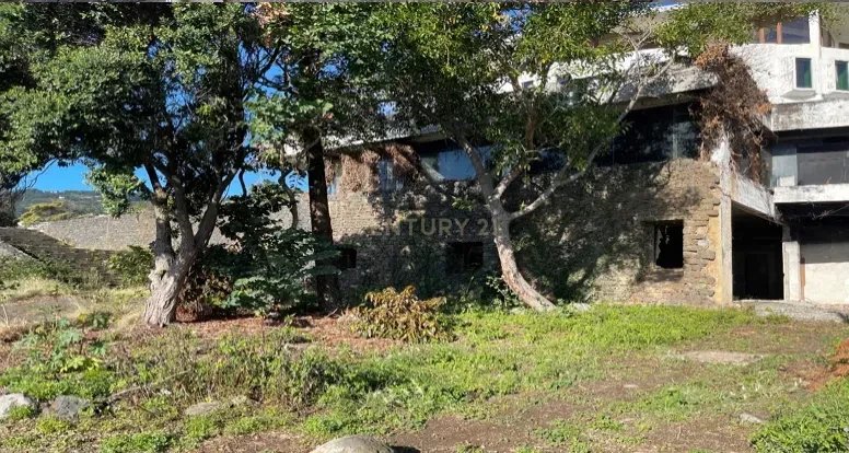 Commercial building located in Matur - Água de Pena - Machico