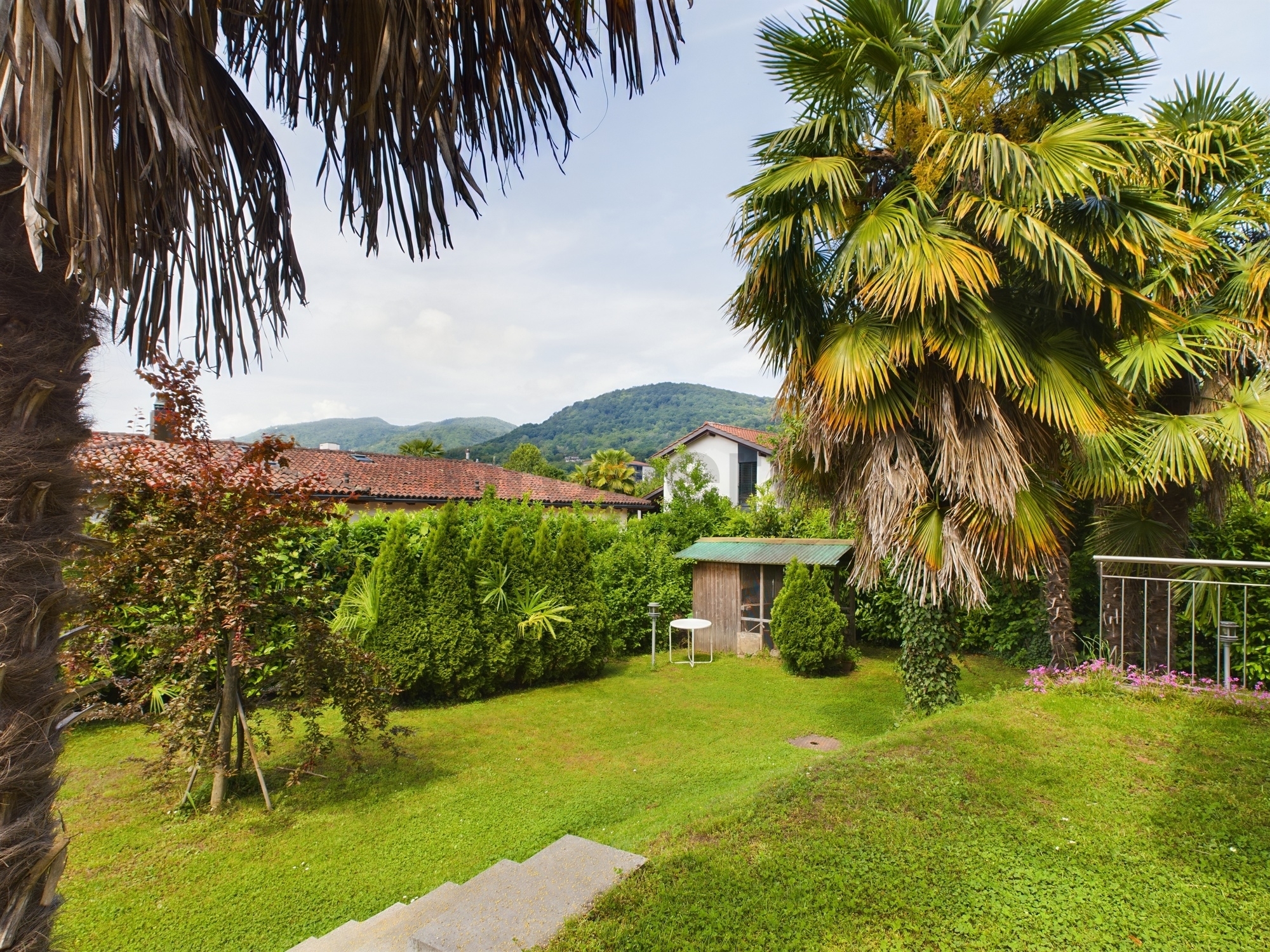 Modern 7.5-room detached house in Caslano with a view of the countryside / Vendiamo casa indipendente 7.5 a Caslano - bellissimo…