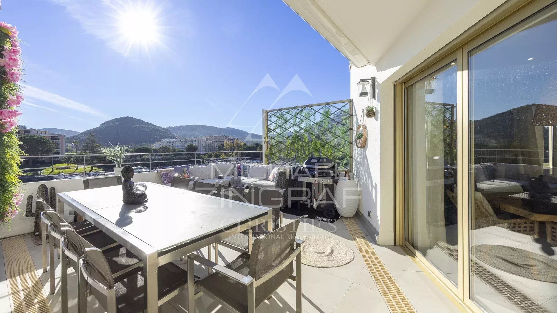 Renovated top floor appartment - Cannes Marina