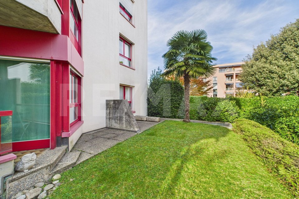 Comodo 31/2 locali con giardino a pochi passi dalla città