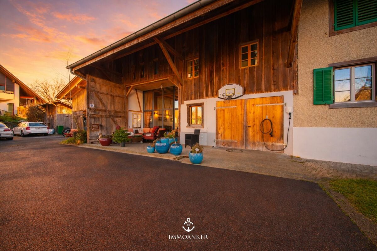 Charming 7-room terraced house with 220 m² of living space in Rickenbach ZH