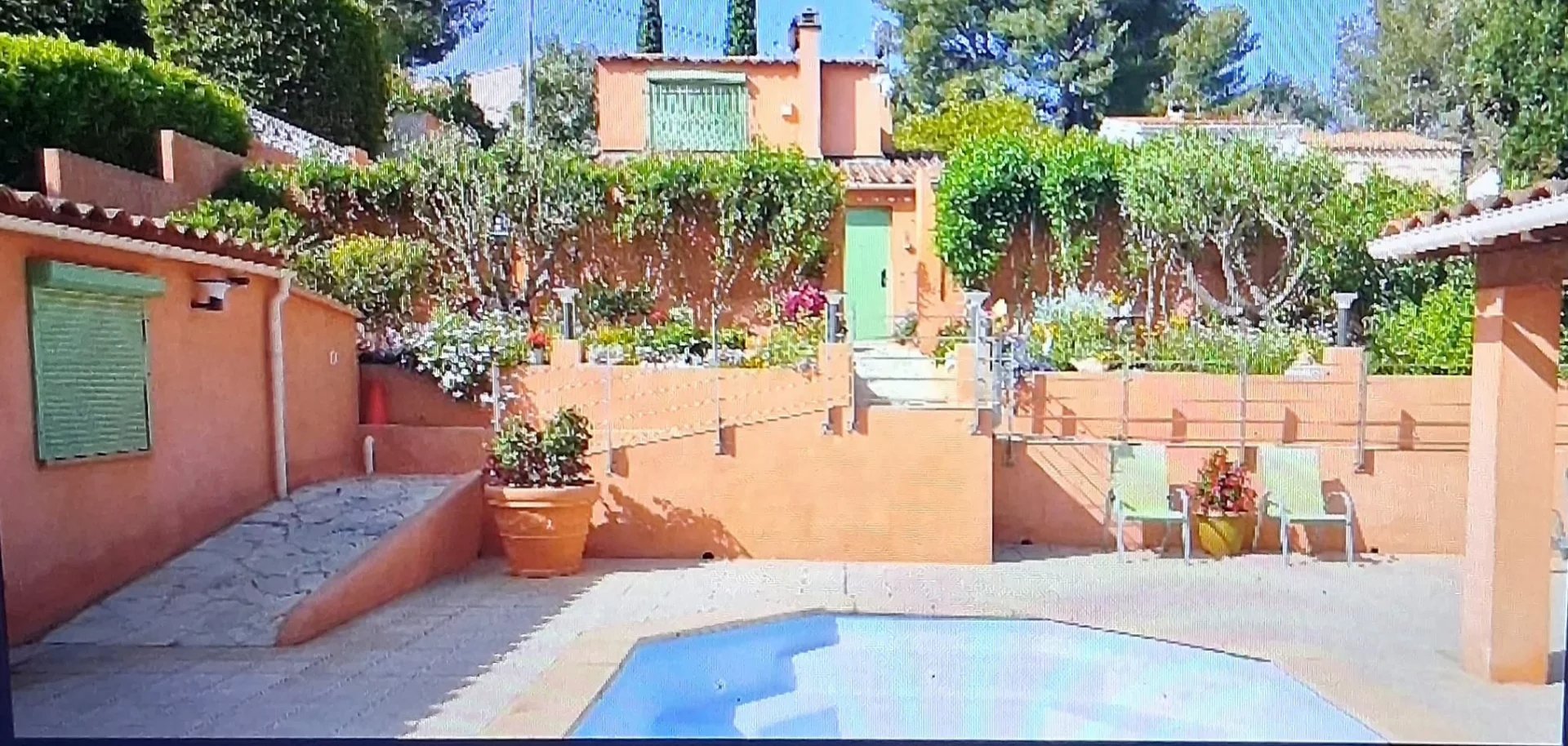 Exclusivity. Exceptional 6-room villa Sanary sur Mer with Swimming pool and landscaped garden 849,000 euros