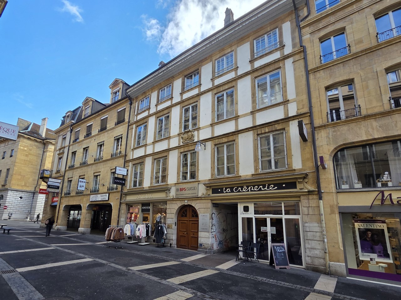 Mixed-use building in the centre of Neuchâtel