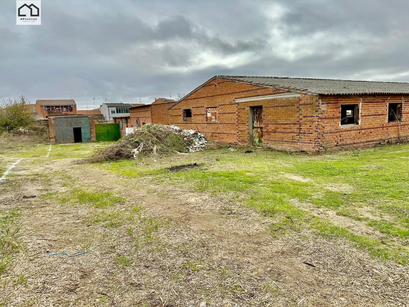 Apihouse presents urban plot of 1574 m2 in La Mata, Price 92.999€