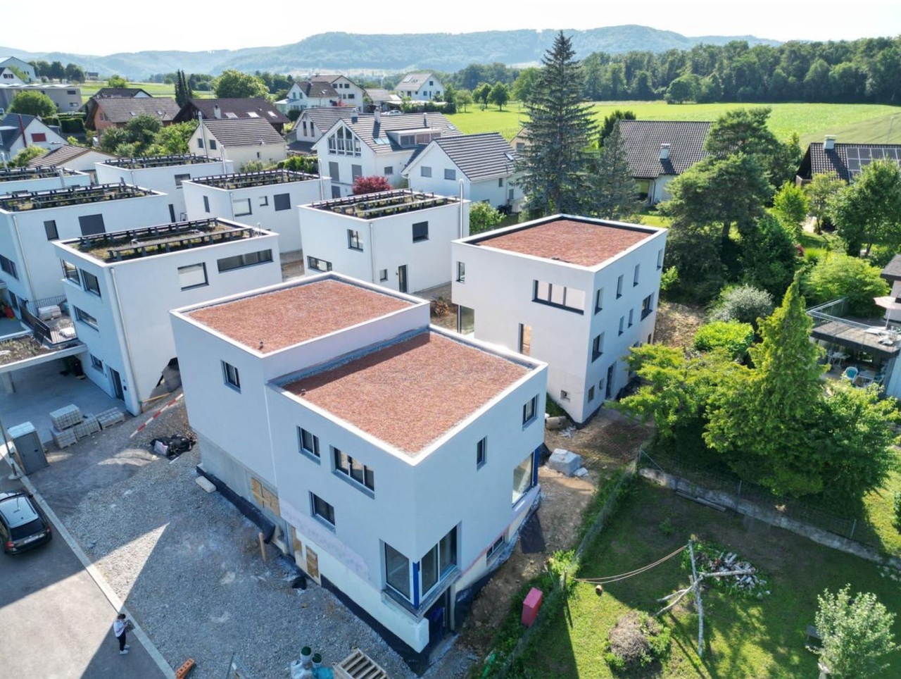 At home in the countryside and yet close to the city