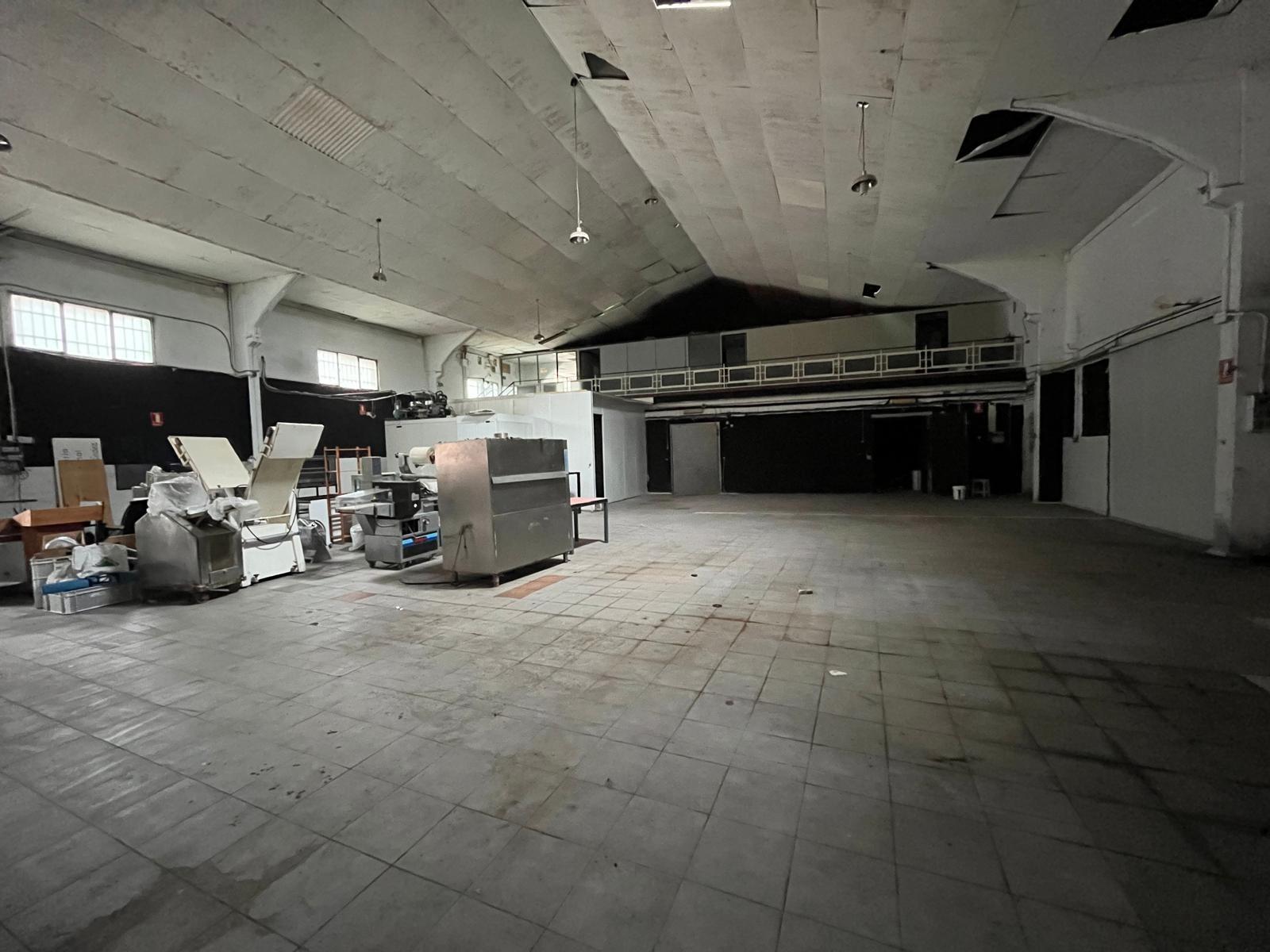 Warehouse for sale in Polígono Chinales.