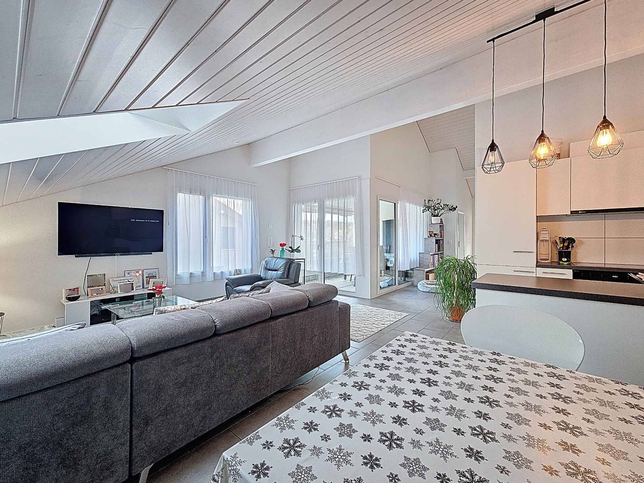 Modern 3.5-room apartment with balcony-loggia