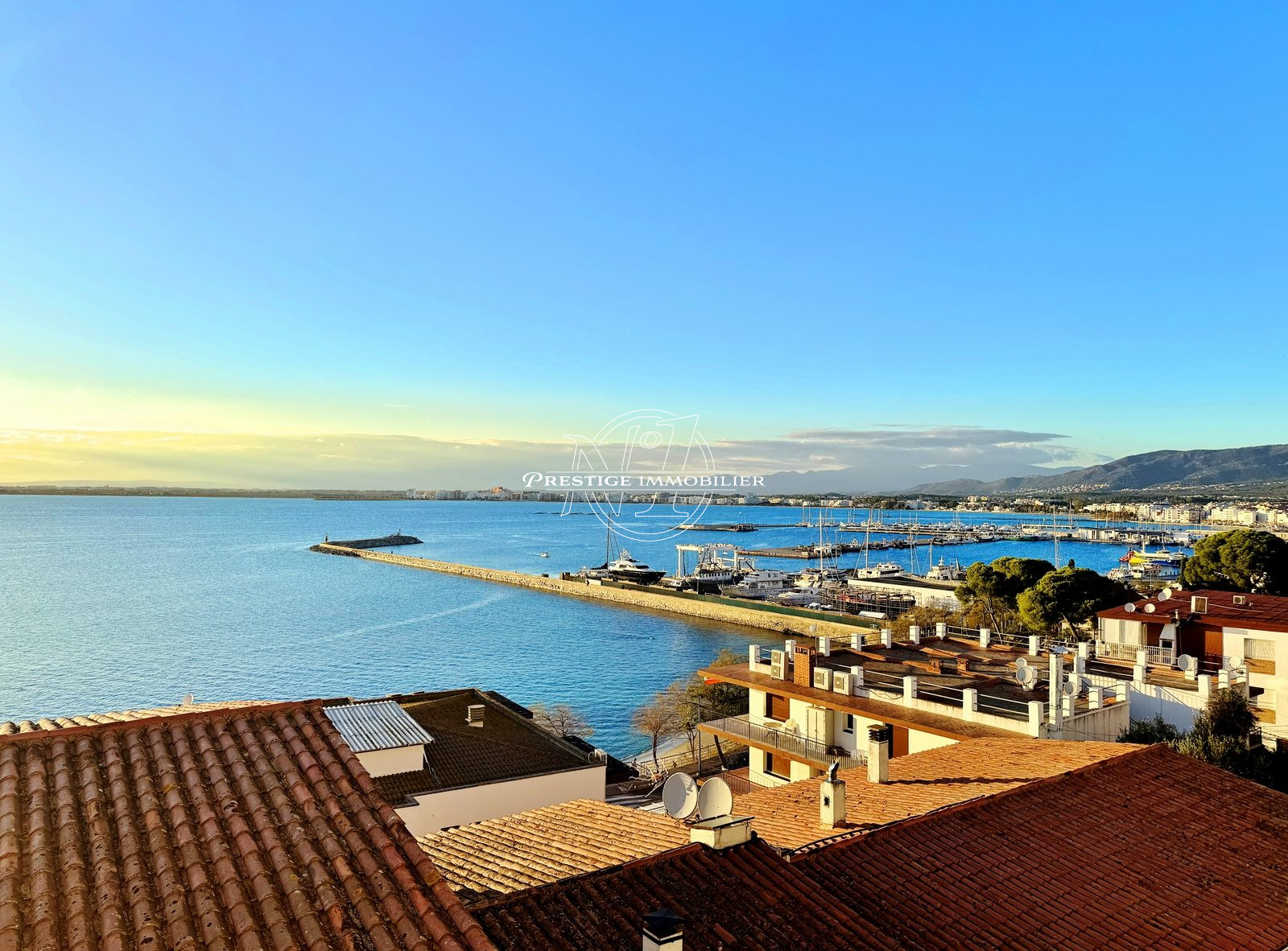 Condo for sale in Roses, Spain