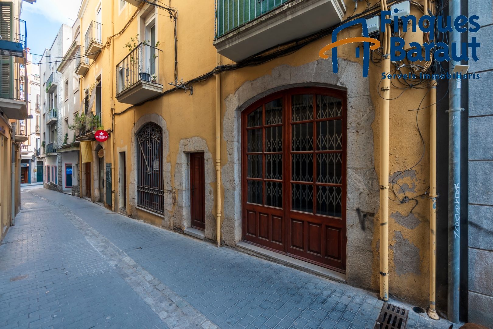 Building for sale in Figueres, Spain