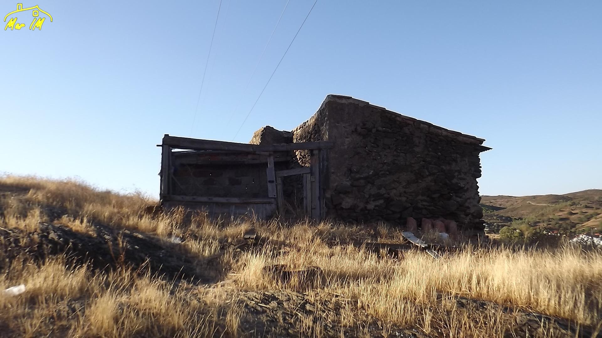 Property of almost 9 hectares with viability for projects.