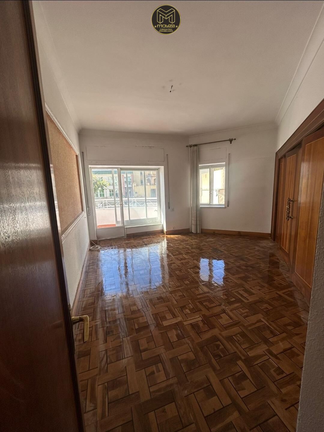 FLAT IN HOSPITAL AREA