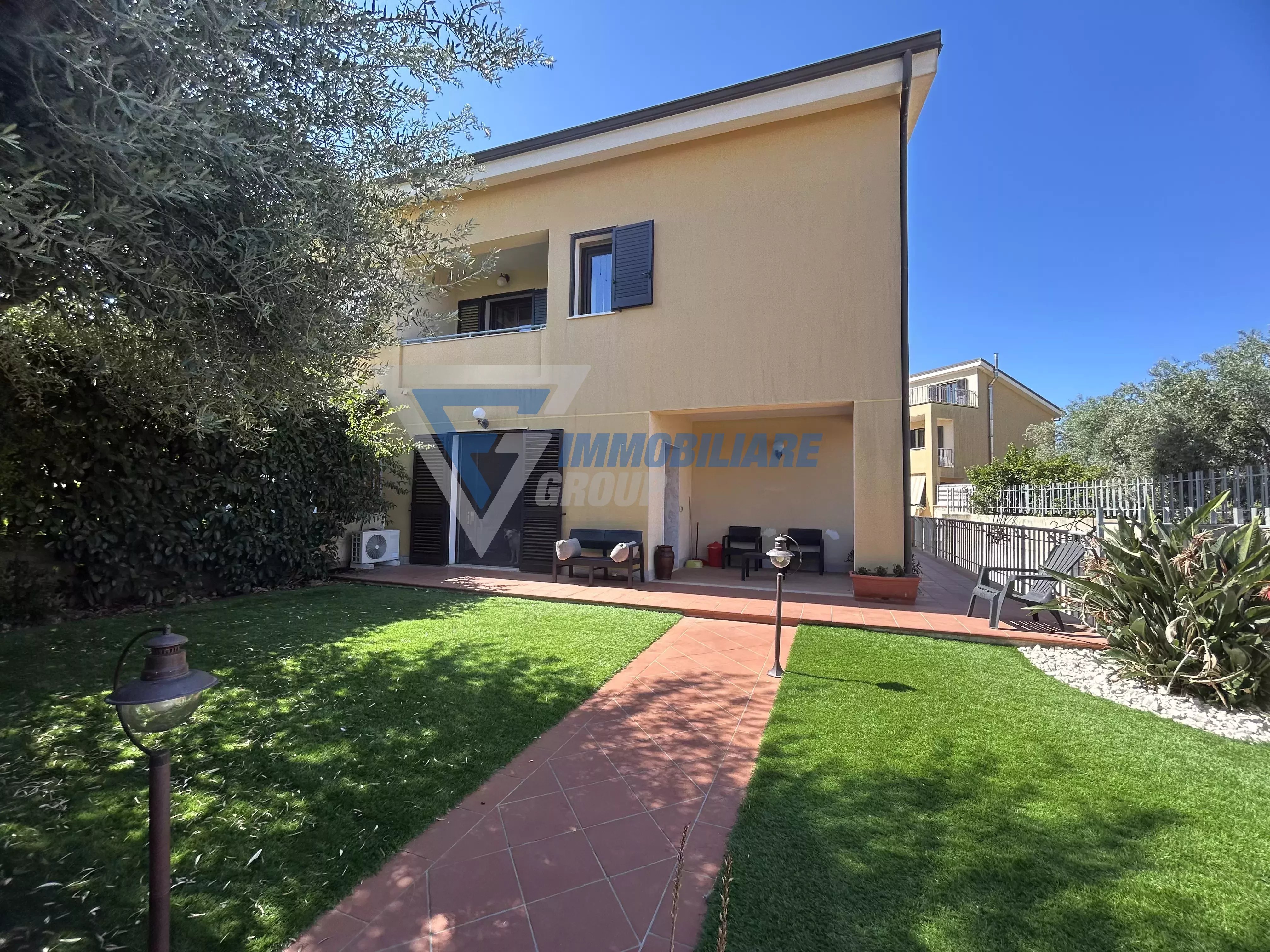 Splendid semi-detached villa in the Pizzuta area