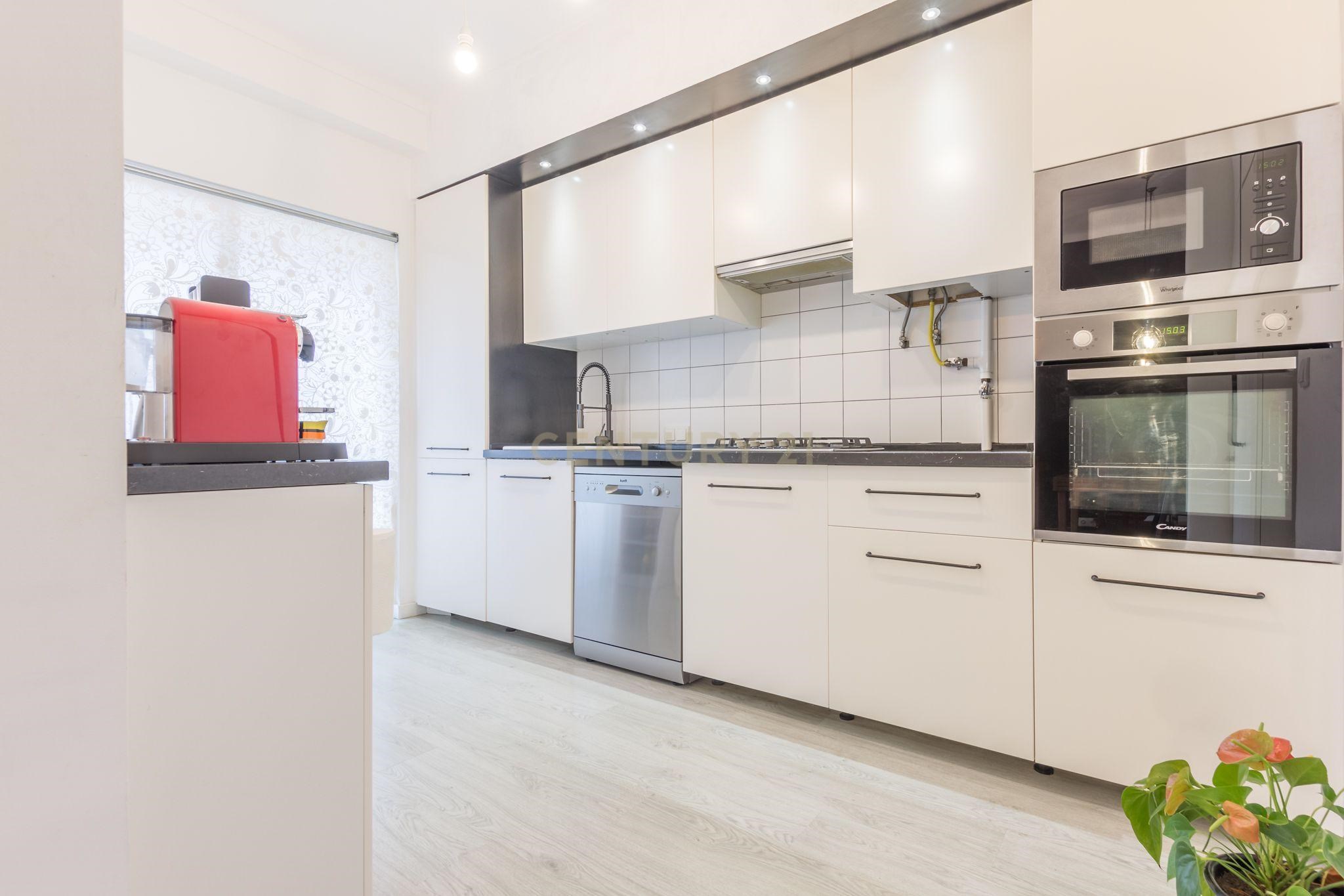 Renovated 2-Bedroom Apartment in Barreiro - Excellent opportunity !