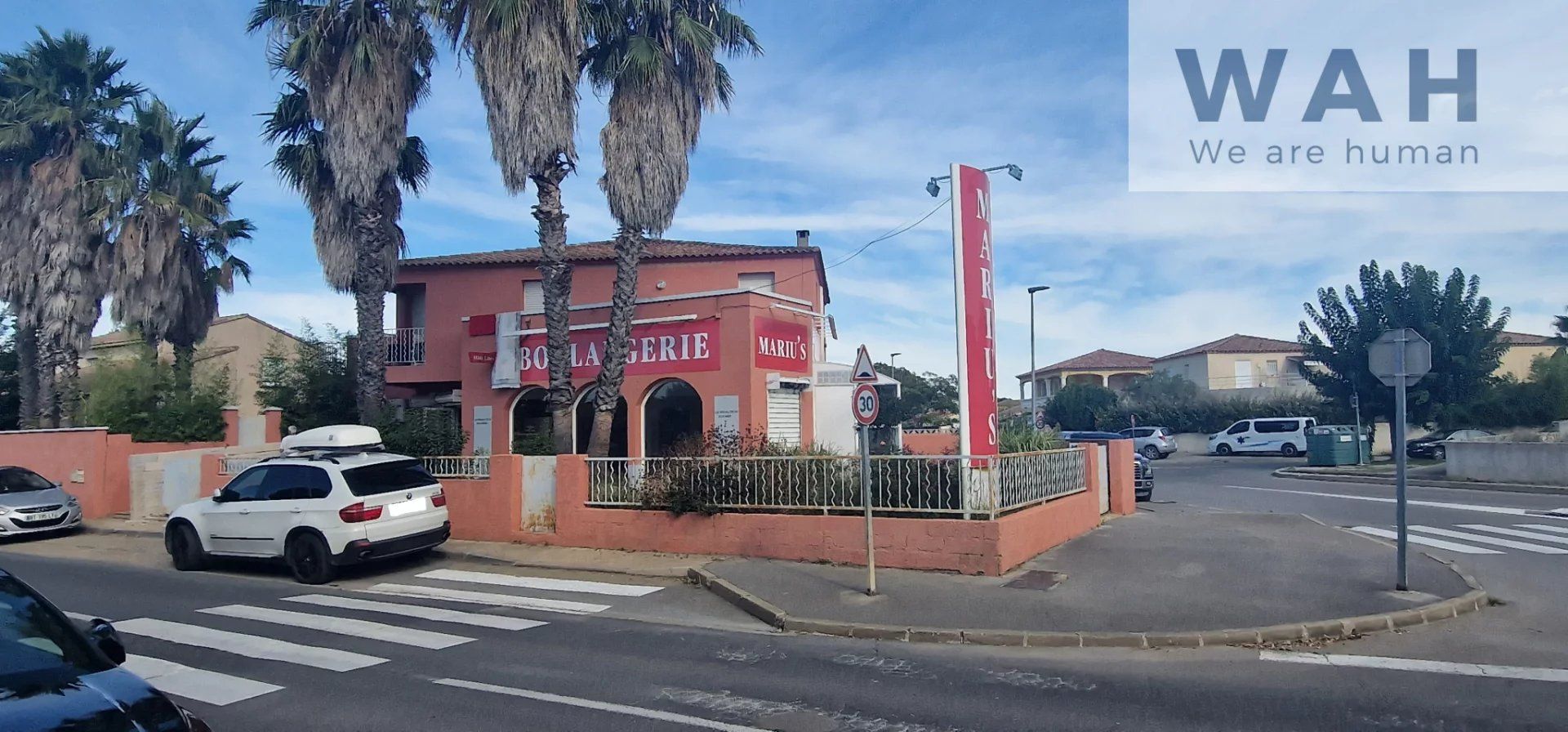 Building for sale in Lunel, France