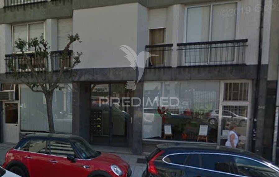 Premium Opportunity in Porto: Two Interconnected Stores next to Boavista