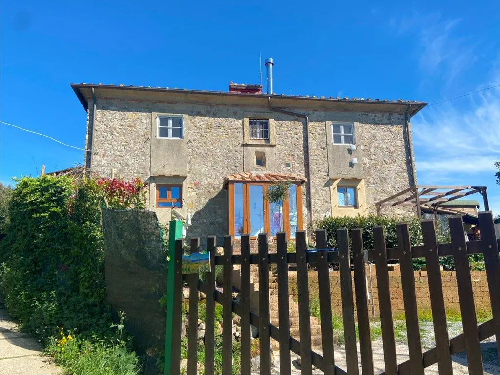 Luxury 2 Bed Apartment in a Villa For Sale In Livorno Italy