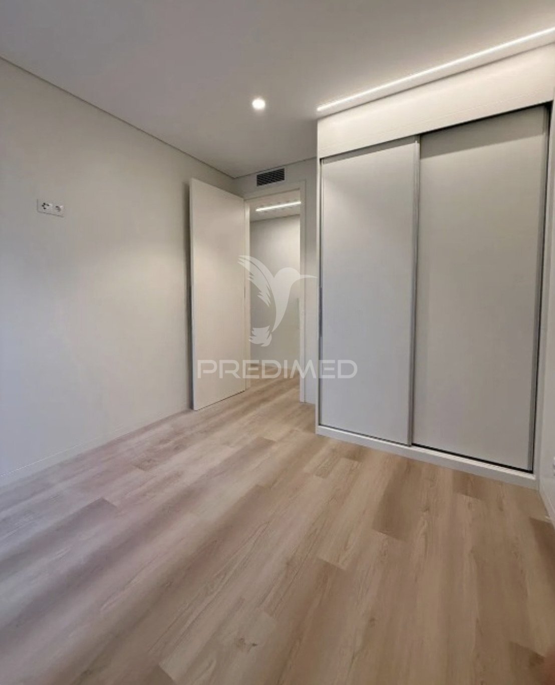 T0 with Independent Entrance and Garage – Next to Serralves and Católica