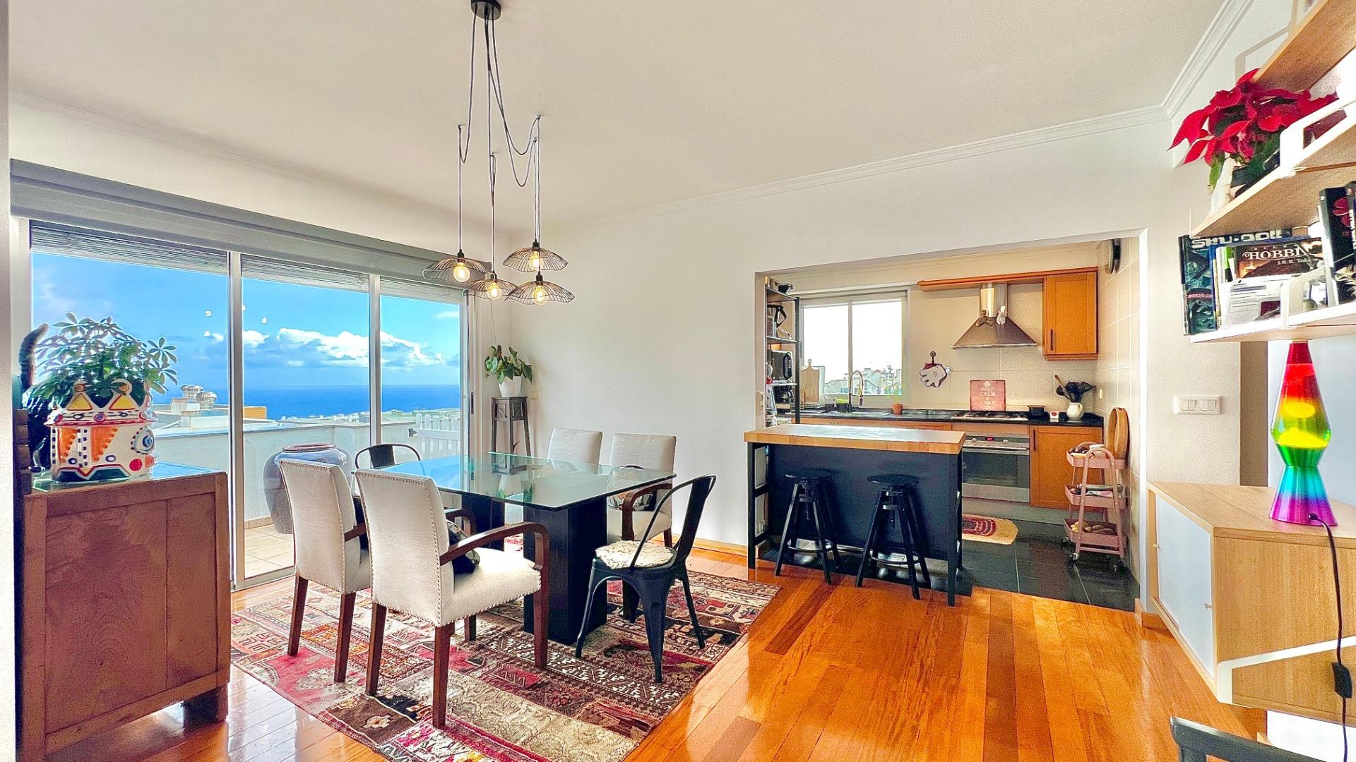 Excellent 3-bedroom Penthouse – Top Floor in Santo António, Funchal