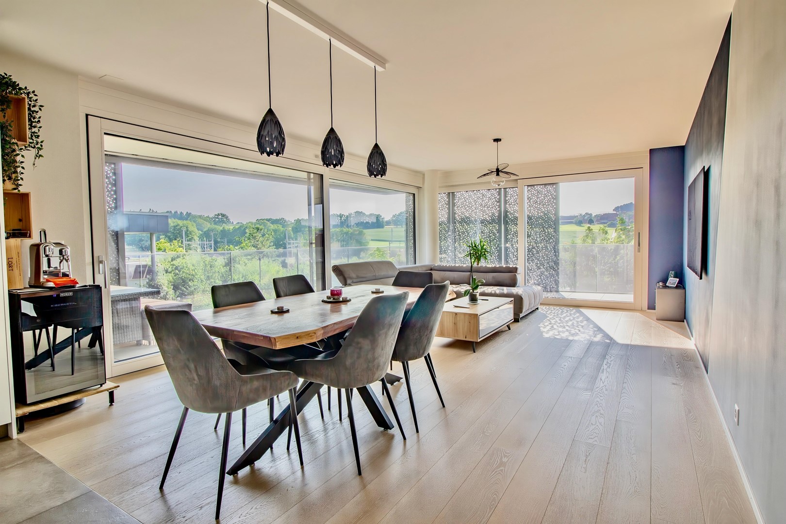 Beautiful, bright apartment