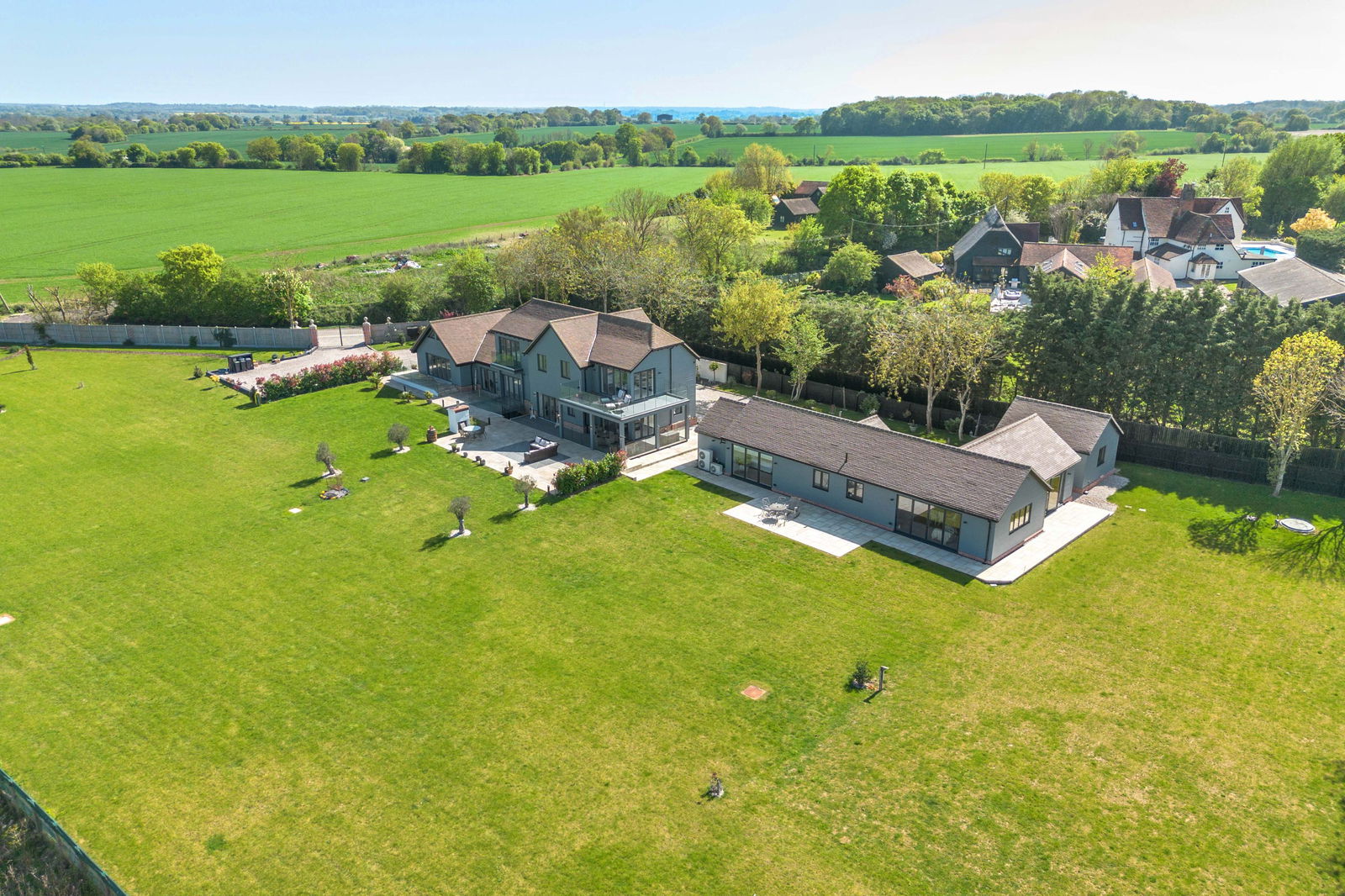 Detached House: for sale in Beauchamp Roding Ongar