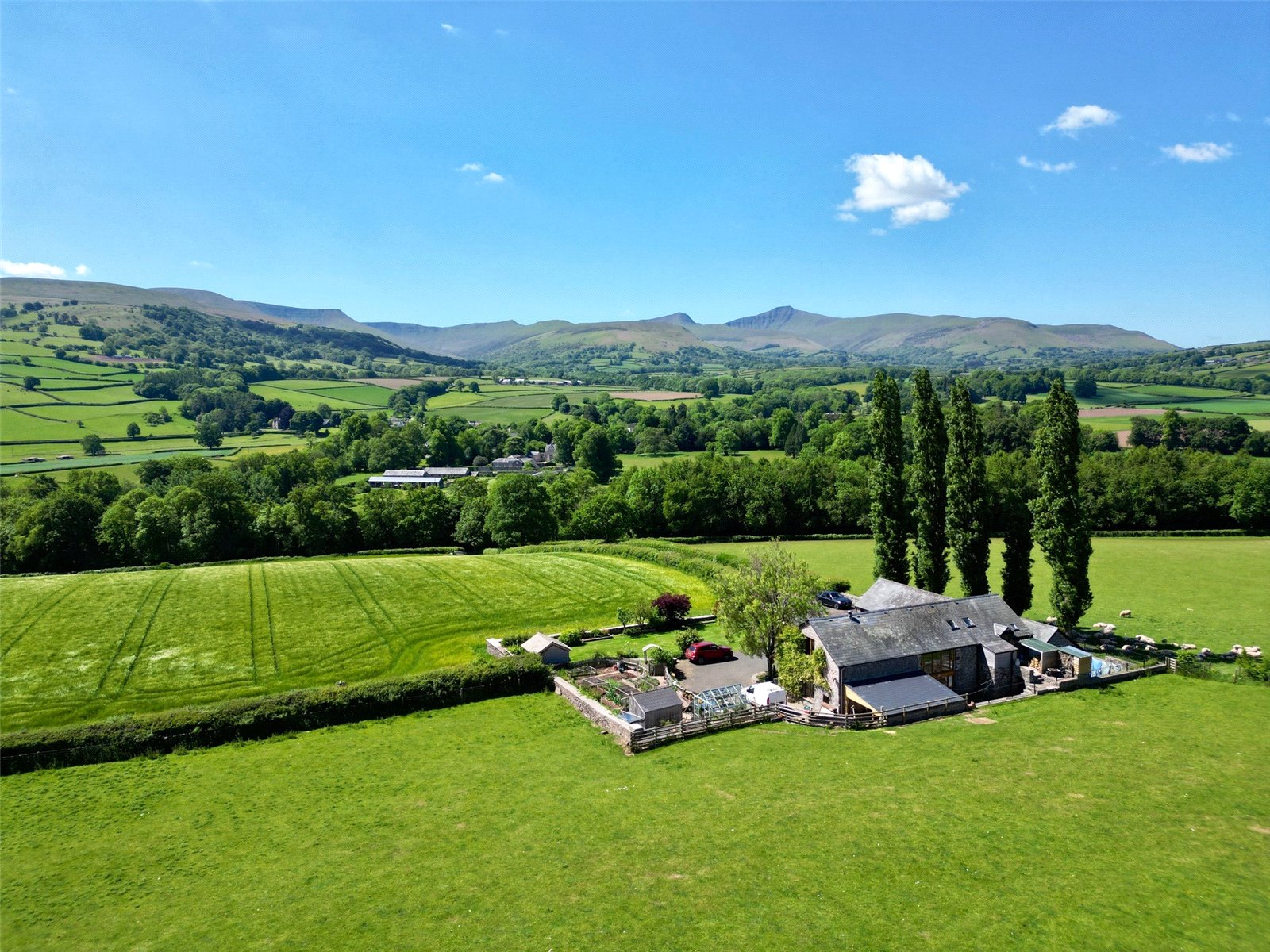 Detached House: for sale in Brecon Powys