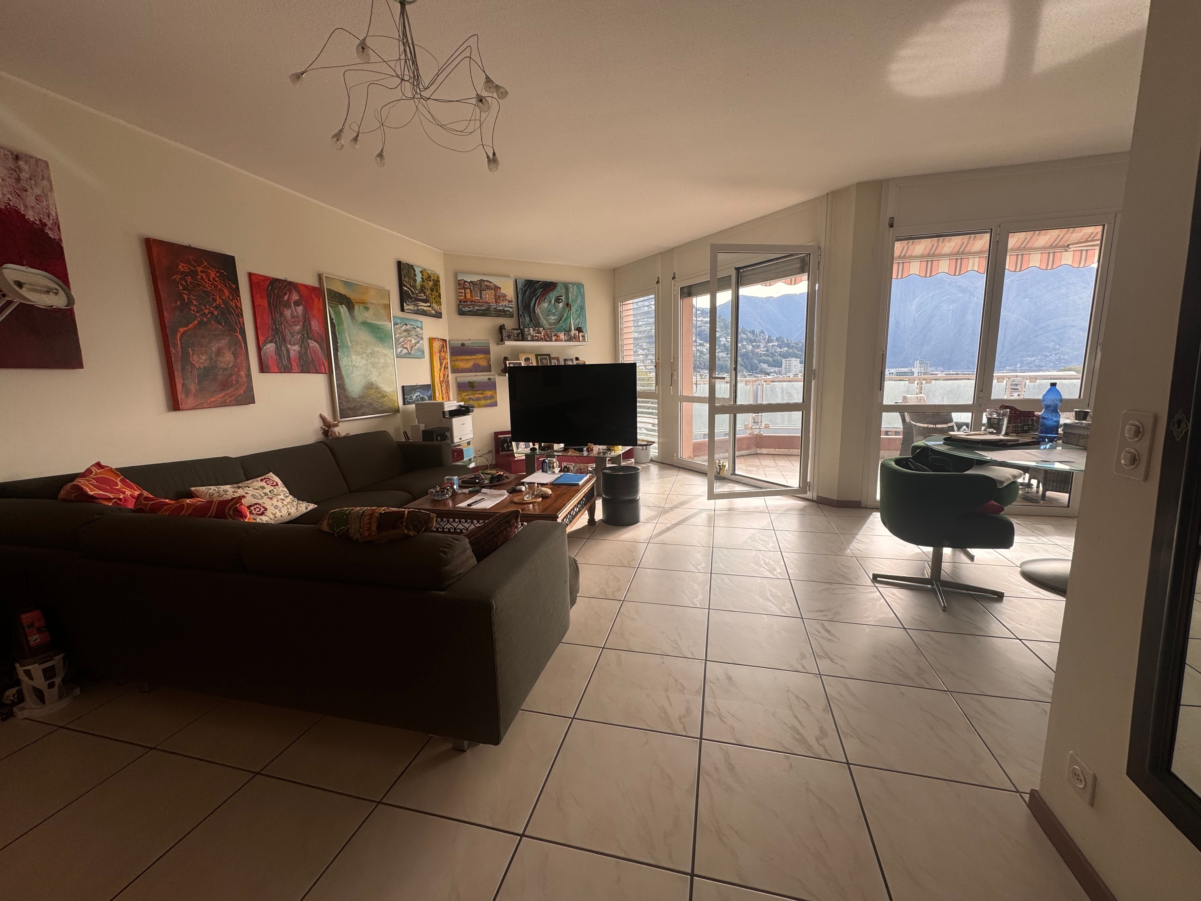 Esclusivo 4.5 appartamento terrazzato con vista panoramica e ampi spazi