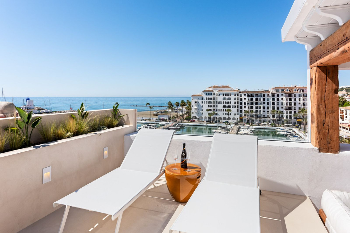 Condo for sale, 1B Calle Boquerón el (Puerto de la Duquesa, Spain)