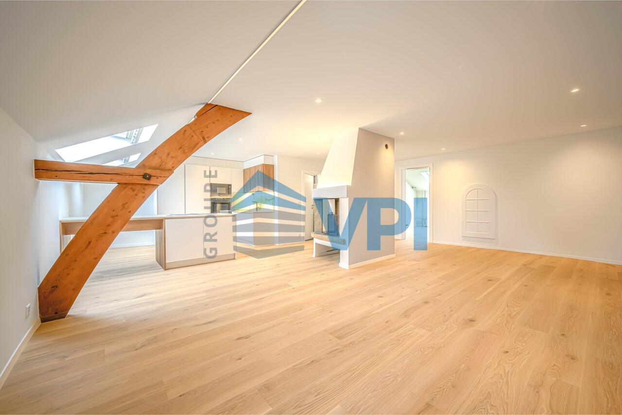 Fully renovated apartment just a stone's throw from the lake