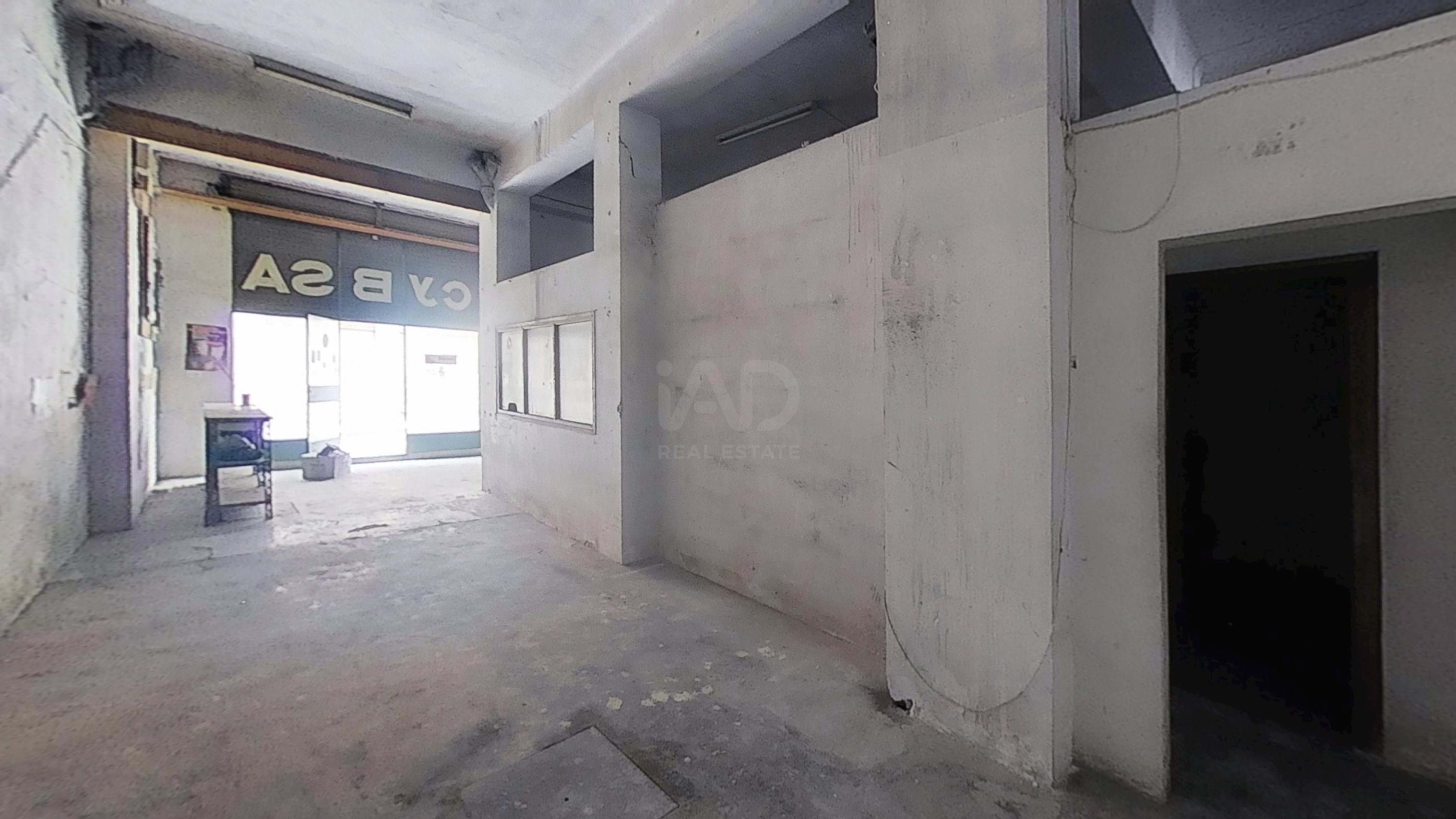 Tienda / local comercial 3 dormitorios - 350.00 m2