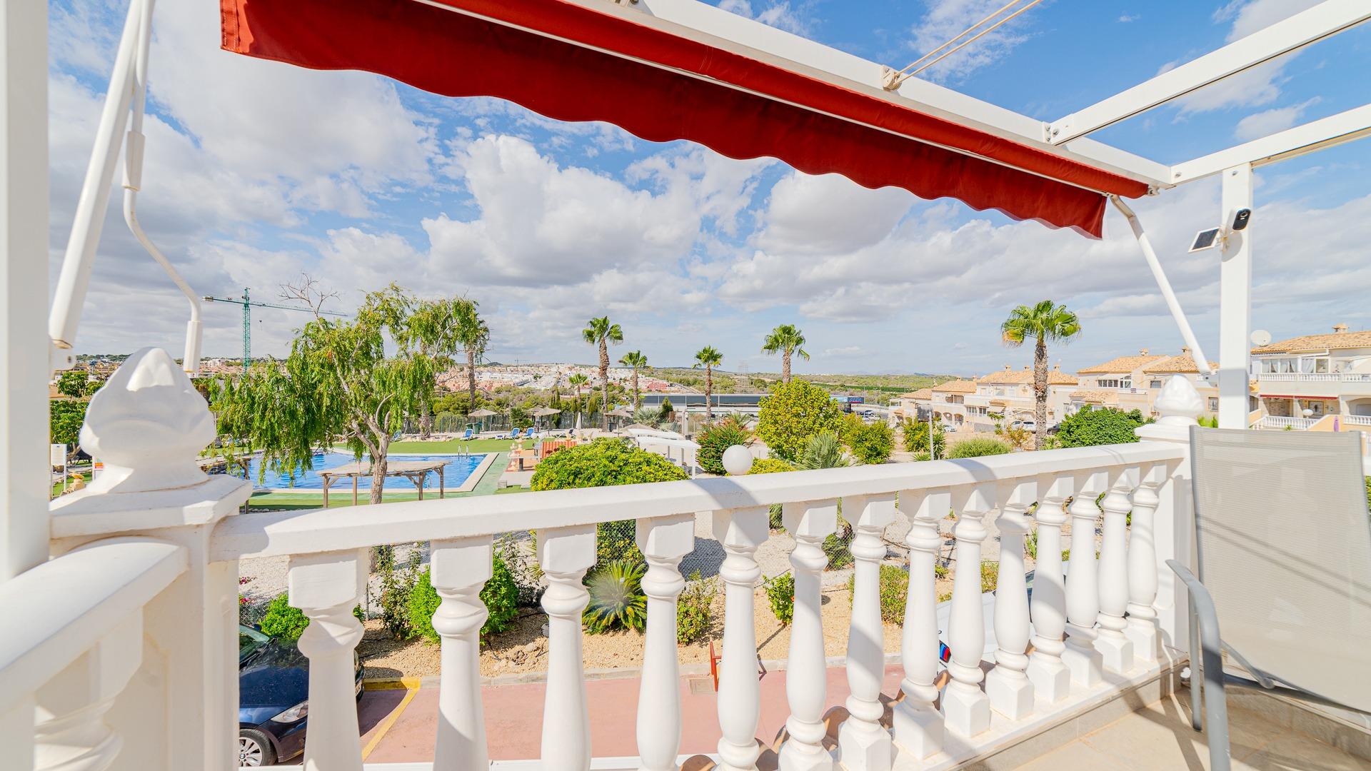 Four-Bedroom Villa with Communal Pool in Residencial Las Palmeras, Orihuela Costa