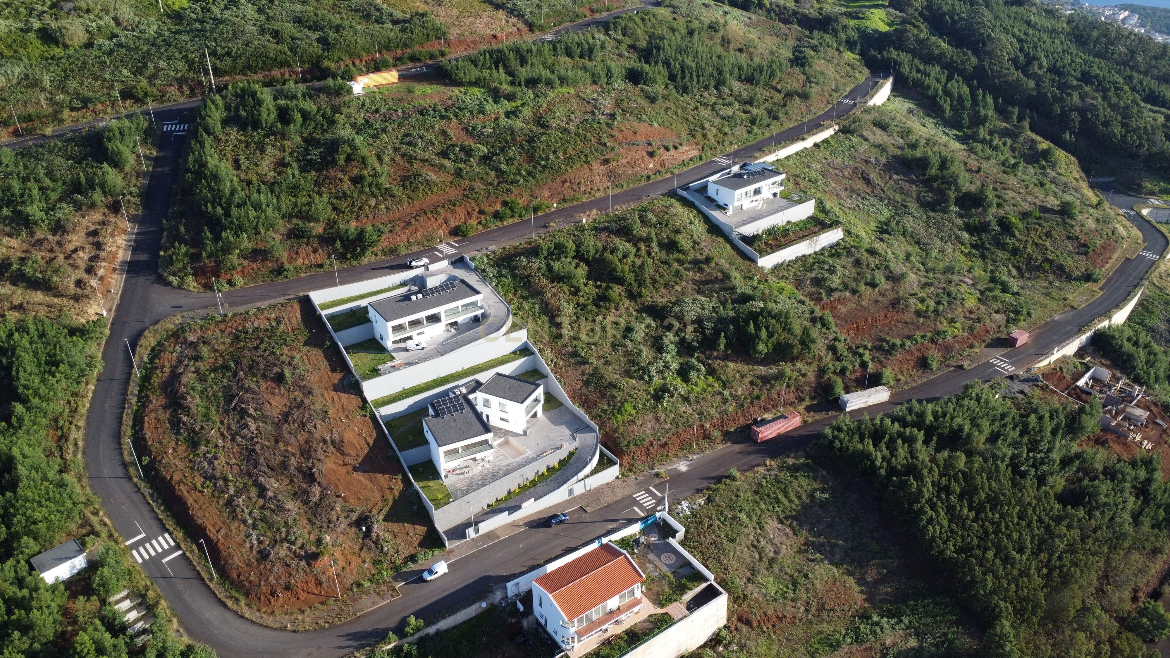 Land with Panoramic Views in Santa Cruz, Madeira