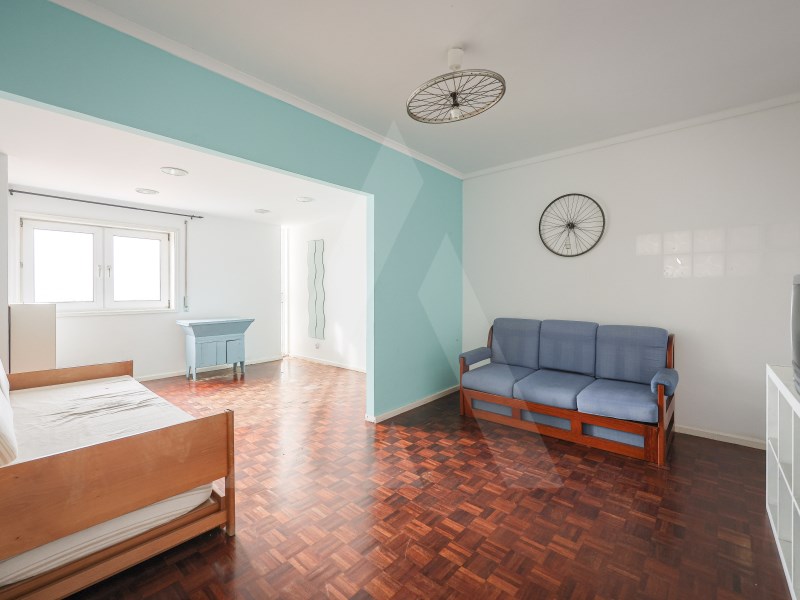 3 bedroom flat with unobstructed views over the city and the Aveiro estuary