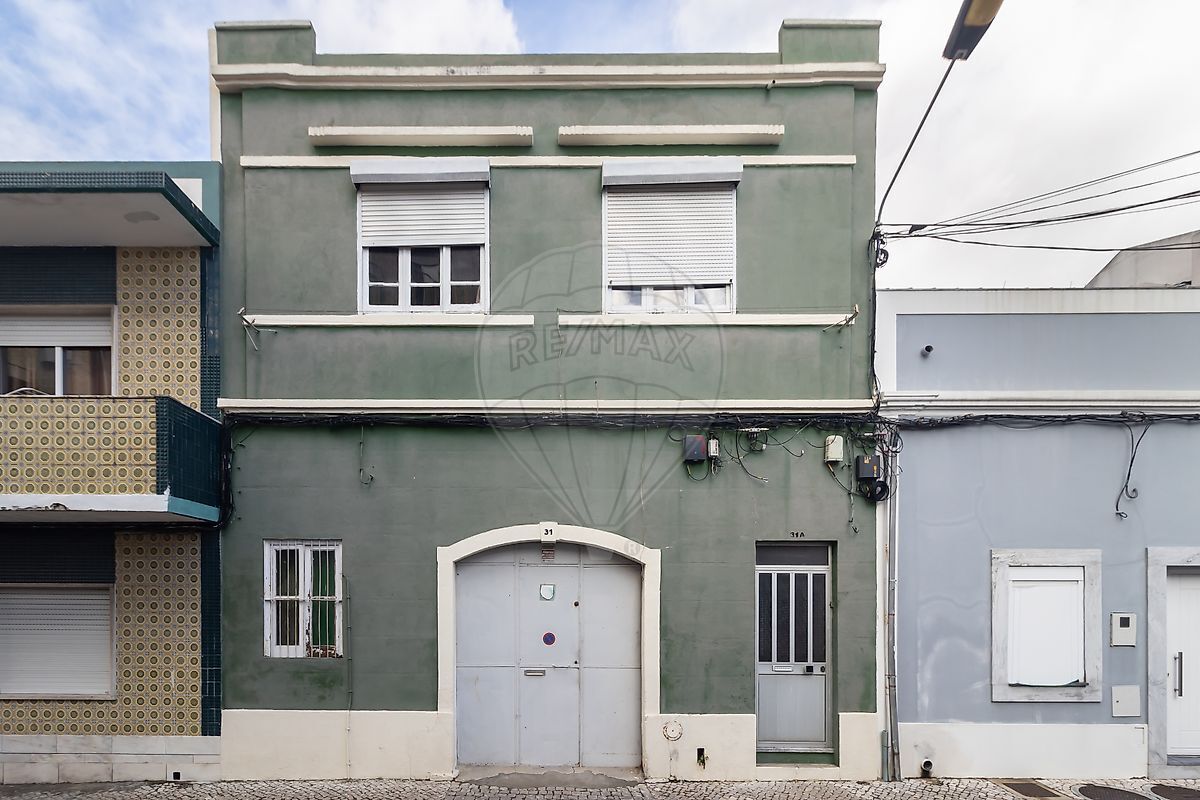 Building for sale in Montijo, Portugal