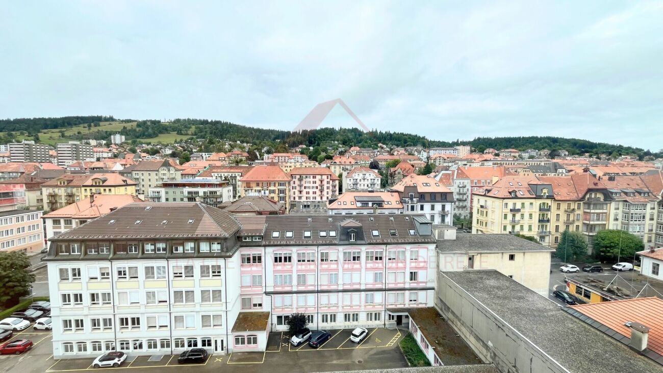 La Chaux-de-Fonds - Large 5.5 rooms (150 m²) on the 8? with elevator, 4 bedrooms & panoramic view