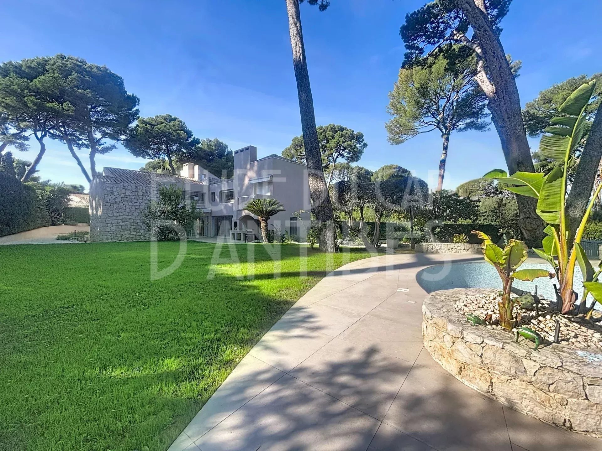 EXCLUSIVE Post-Modernist Villa on the East-Facing Hills of Cap d’Antibes.