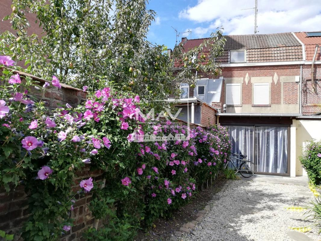 Building for sale in Lille, France