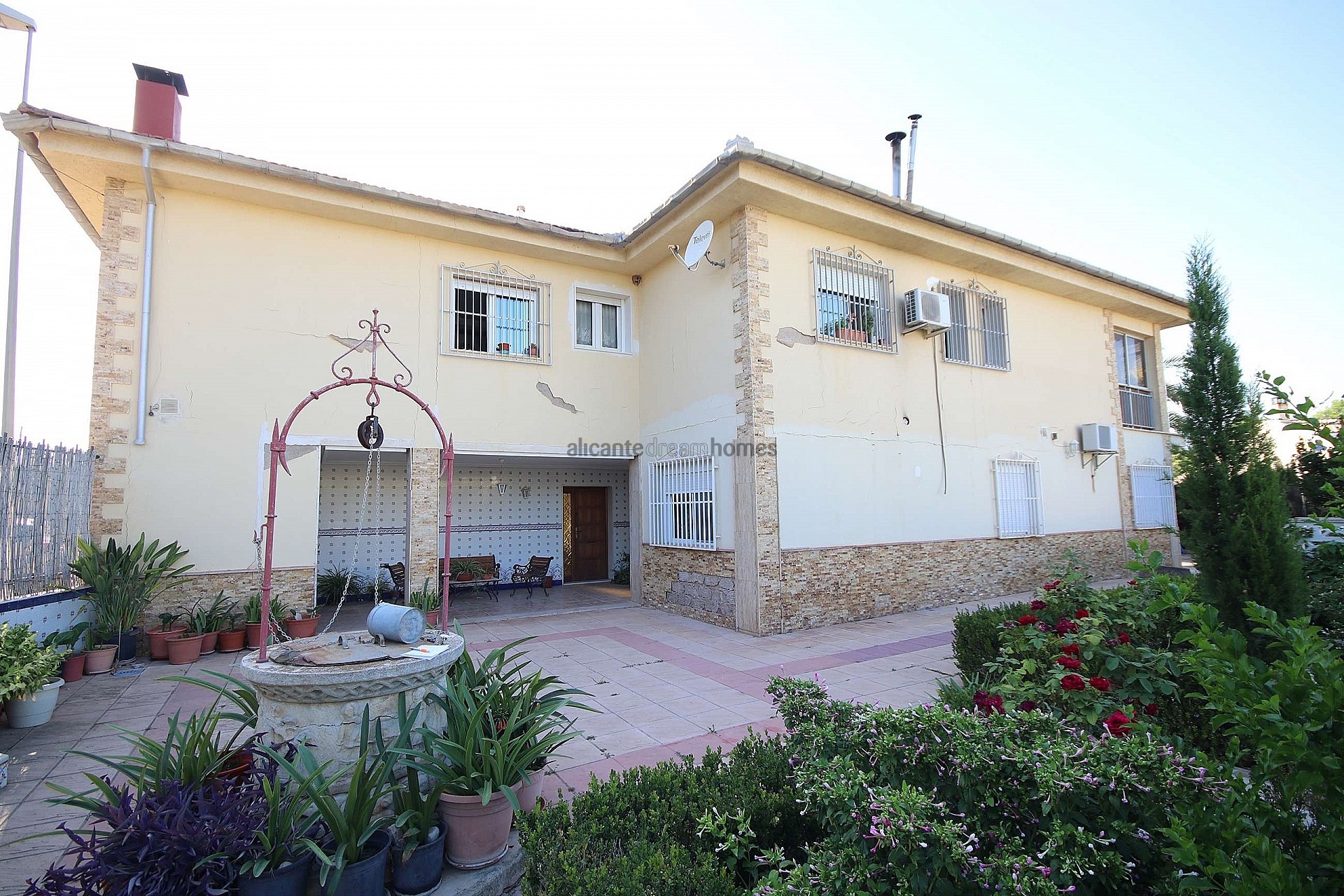 Home for sale in Monòver, Spain