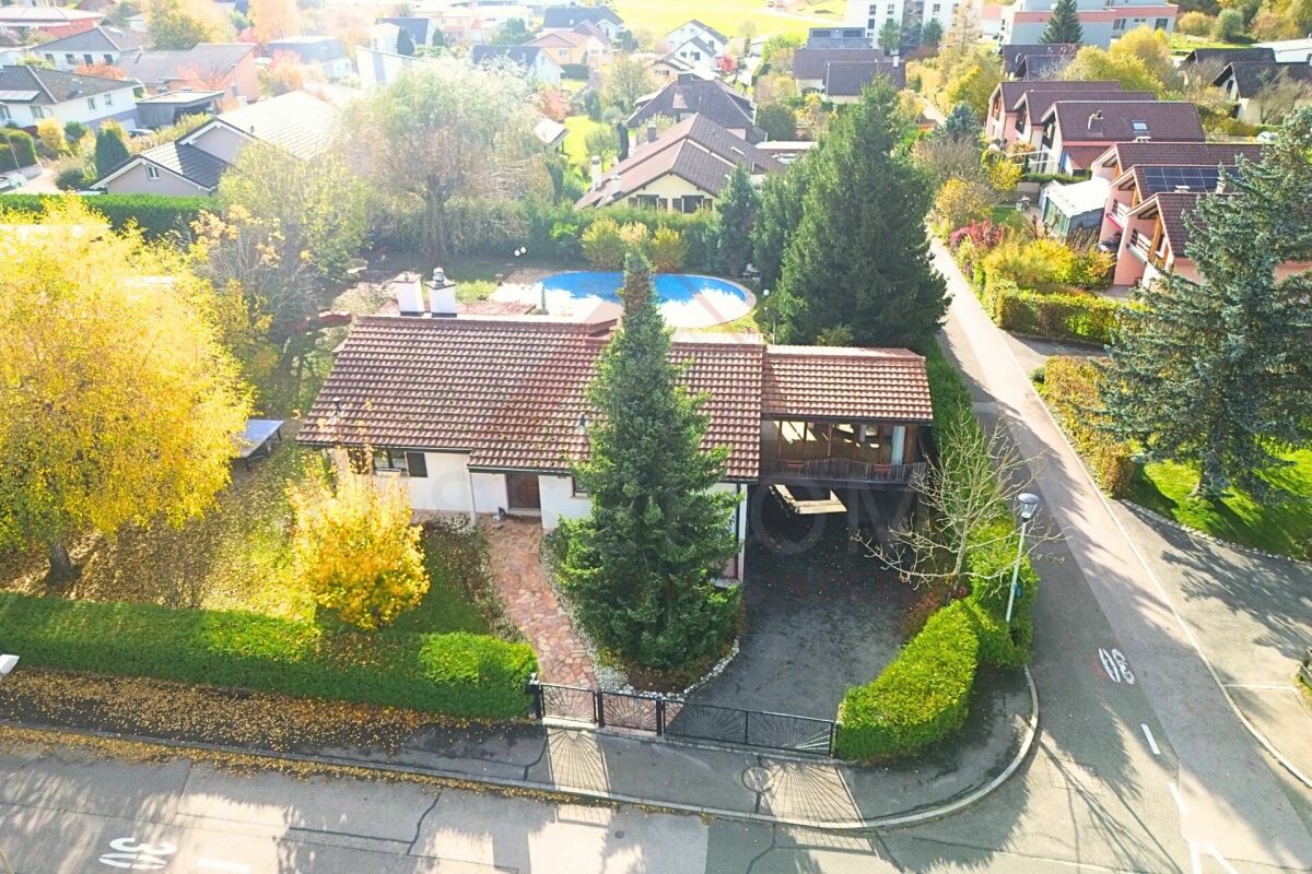 Porrentruy - Exceptional 7-room villa with swimming pool, jacuzzi and independent apartment