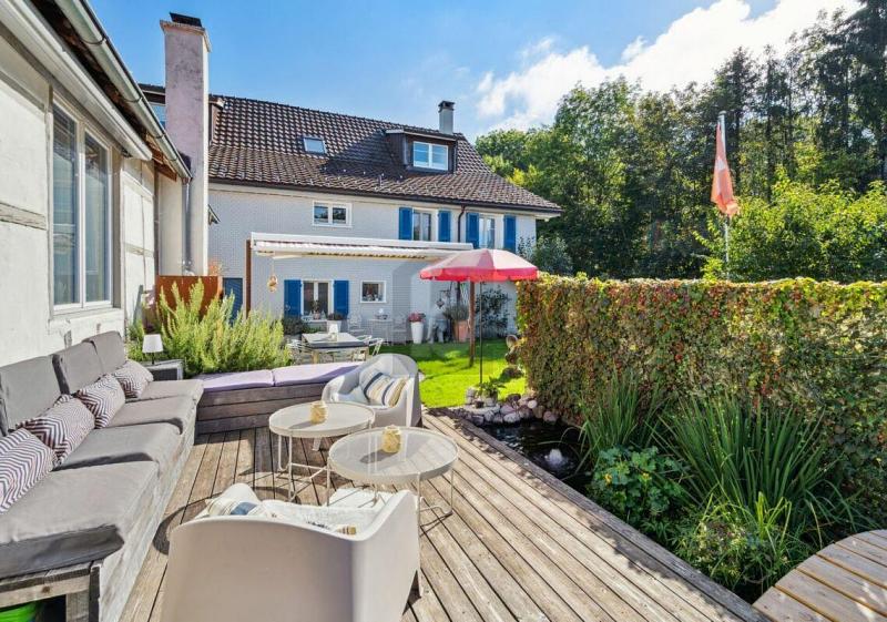 COMPLETELY RENOVATED INVESTMENT JEWEL WITH A FEEL-GOOD AMBIENCE