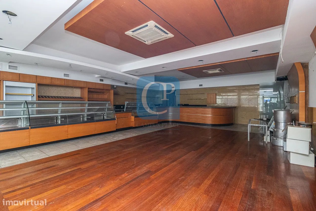 Commercial for sale, Porto (Vila Nova de Gaia, Portugal)