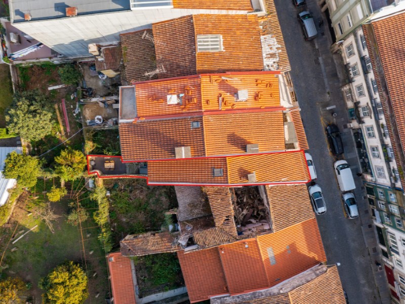 Income building in the historic center of Braga - Rua de Santo André