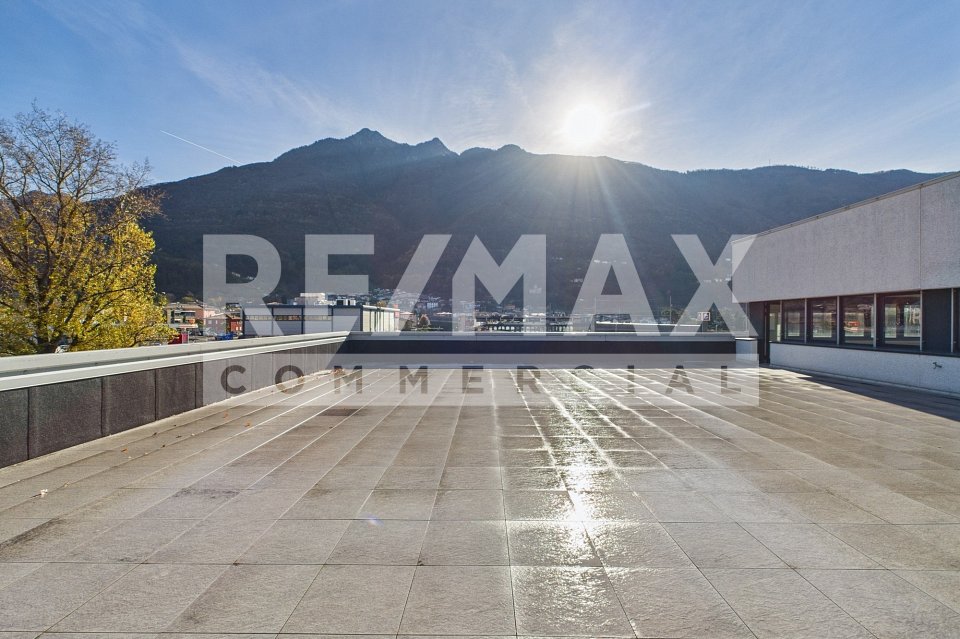 Gewerbeobjekt mit eine grosszügige Panoramadachterasse