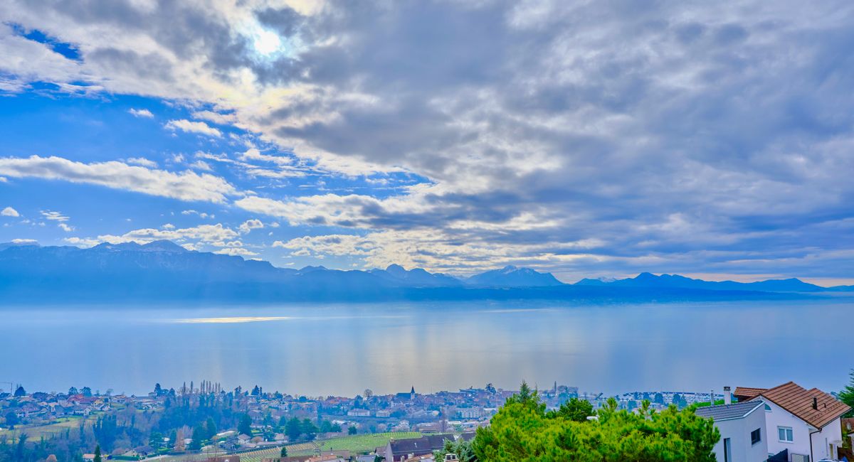 Duplex Breathtaking View of the lake in a quiet area